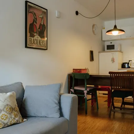 Yourbanflat Savonarola Retro *